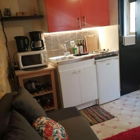 Petit Studio Au Coeur D'Uzes Apartment Exterior foto